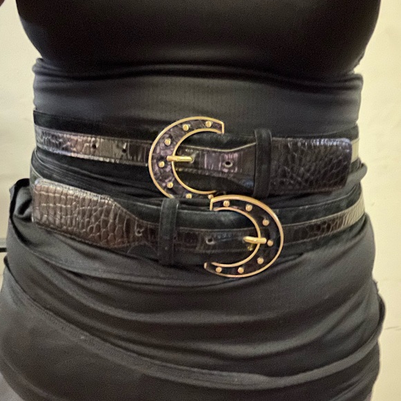 Carlisle Accessories - Vintage Carlisle Black Croc on Suede Belt Gold Ornamental Buckle‎ Large And M